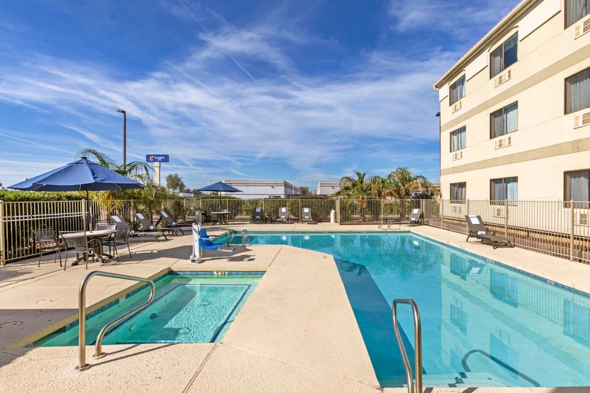 Comfort Inn West Phoenix At 27Th Ave And I-I0 Exterior foto